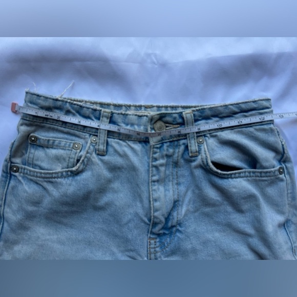 We The Free Lightwash Denim Mom Jeans 24 - Picture 5 of 11